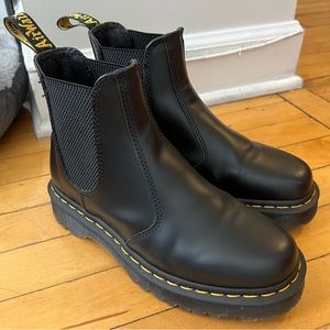 Doc Marten Platform Lug sole Chelsea Boot 2976